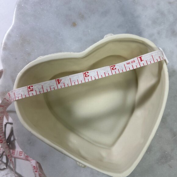 Vtg Bisque Porcelain Two Dove & Roses Heart Shaped Lidded Cream Trinket Box Gift - Picture 9 of 10